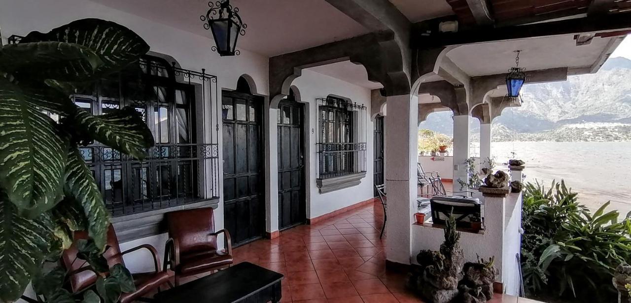 Mikaso Hotel San Pedro La Laguna Esterno foto