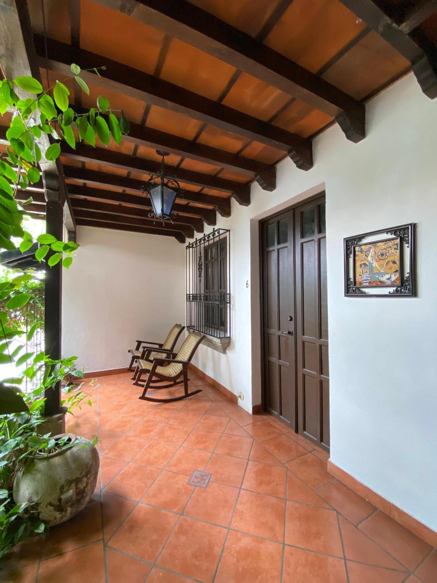 Mikaso Hotel San Pedro La Laguna Esterno foto