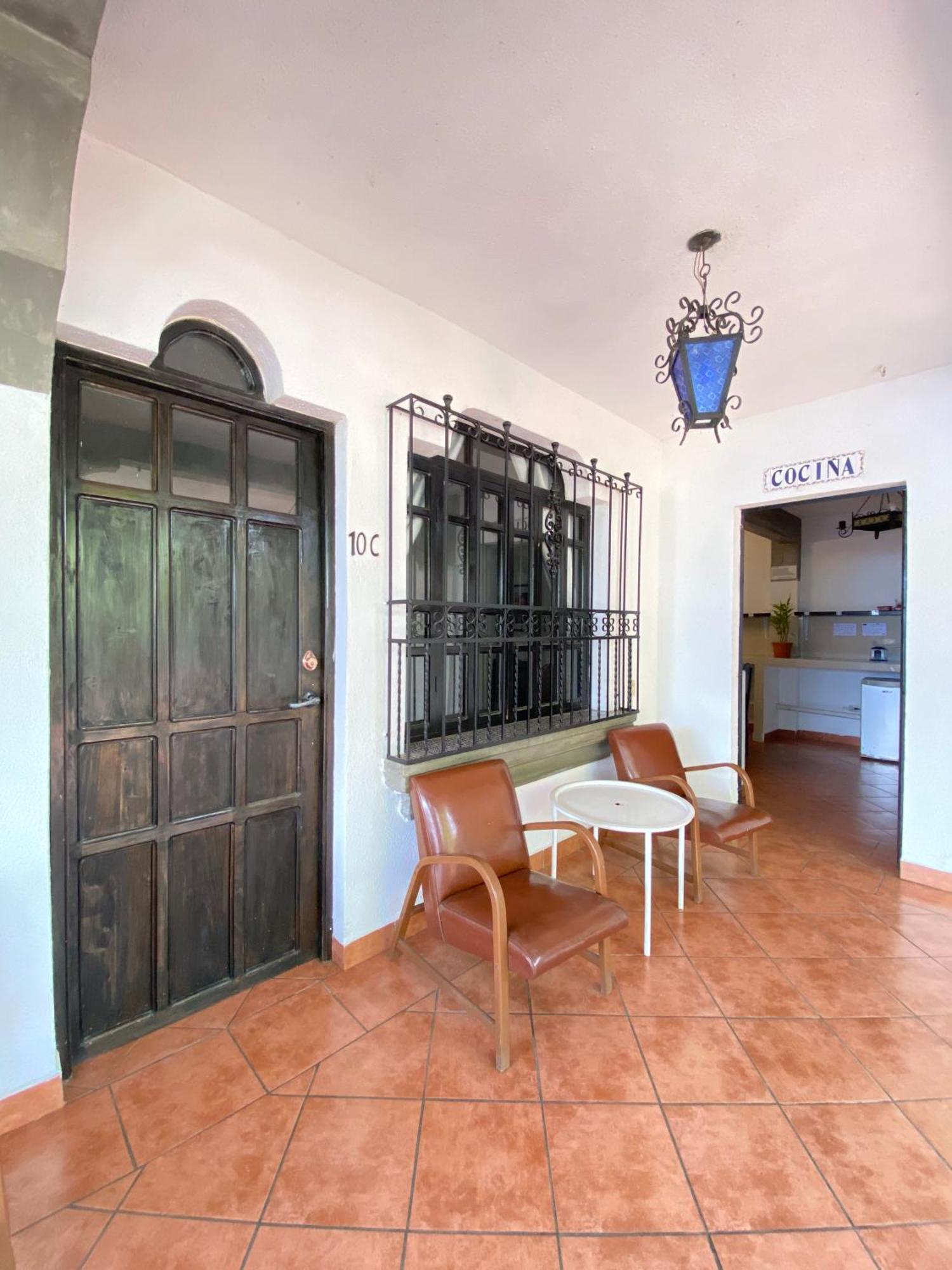 Mikaso Hotel San Pedro La Laguna Esterno foto