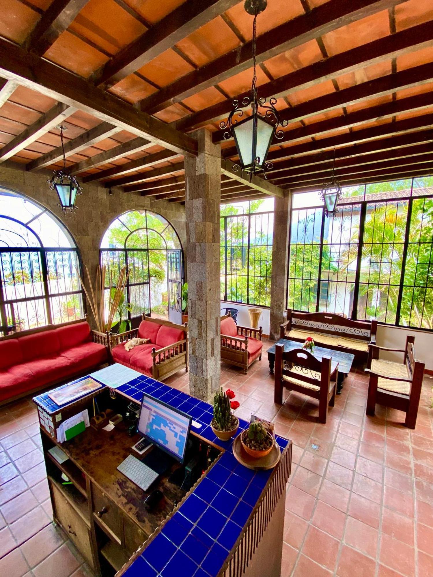 Mikaso Hotel San Pedro La Laguna Esterno foto