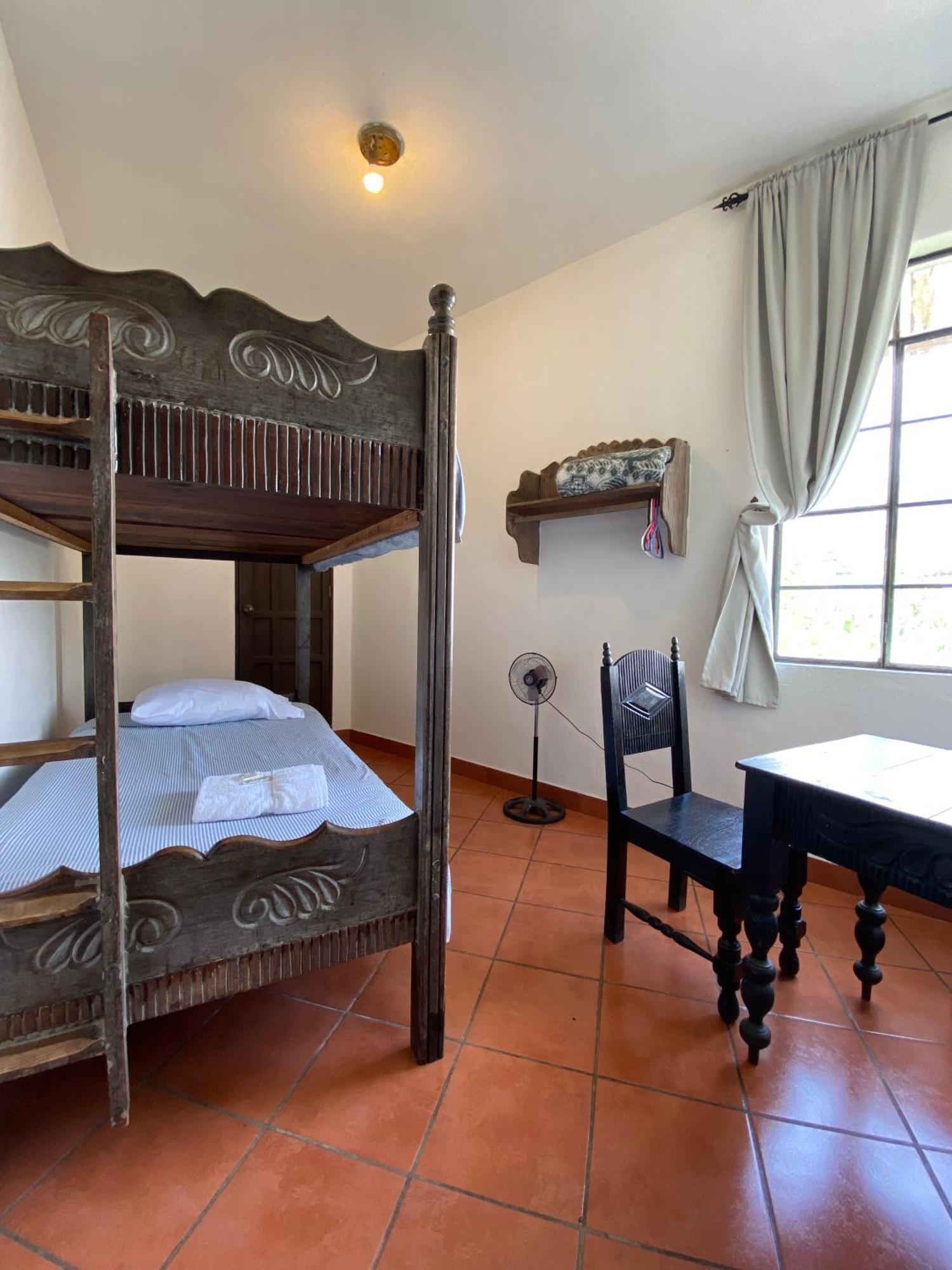Mikaso Hotel San Pedro La Laguna Esterno foto