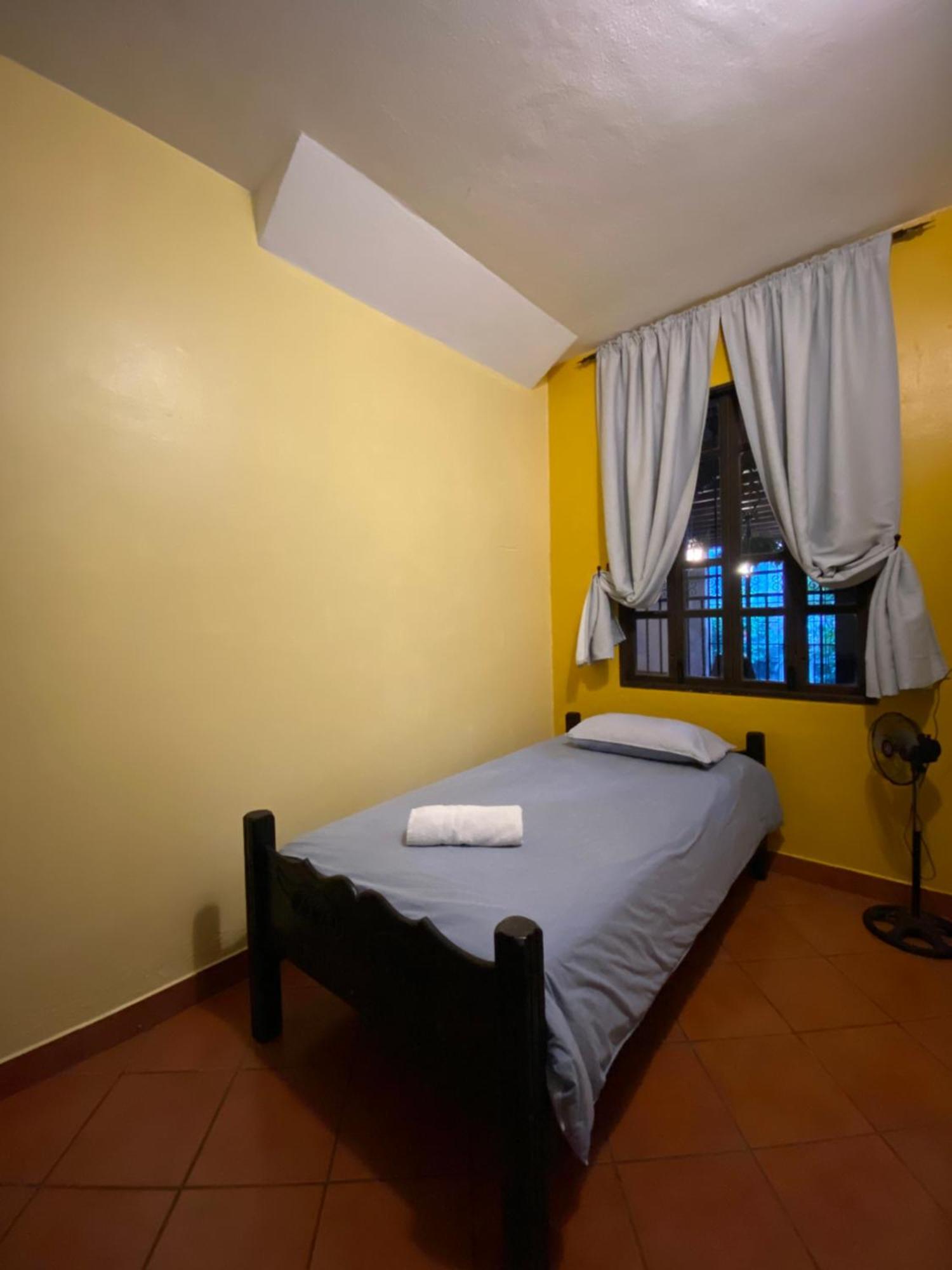 Mikaso Hotel San Pedro La Laguna Esterno foto